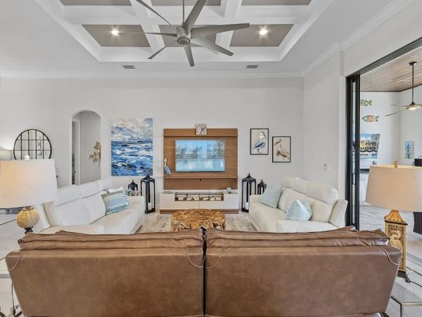 Luxurious Waterfront Retreat - 4 Bedroom Vacation Rental in Cape Coral